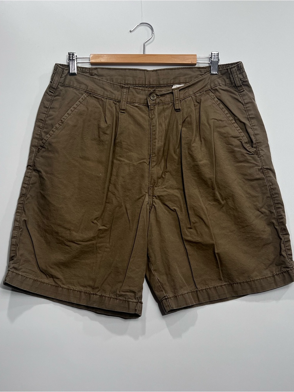 Wrangler Men's Olive Utility Flat-Front Shorts